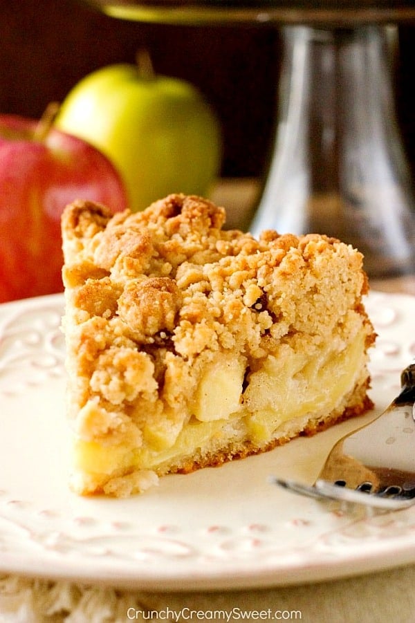 Best Apple Crumb Cake Recipe: Moist, Buttery, & Streusel Topped